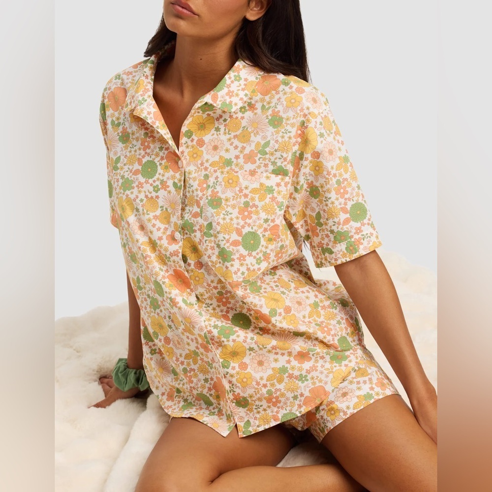Cozy Earth Sutton Short Sleeve Pajama Top in Wildflower- Still Full Price - Picture 2 of 12